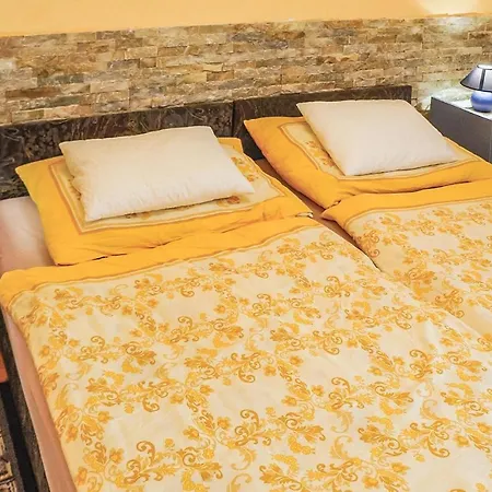 Beautiful In W/ 2 Bedrooms Badacsonytomaj